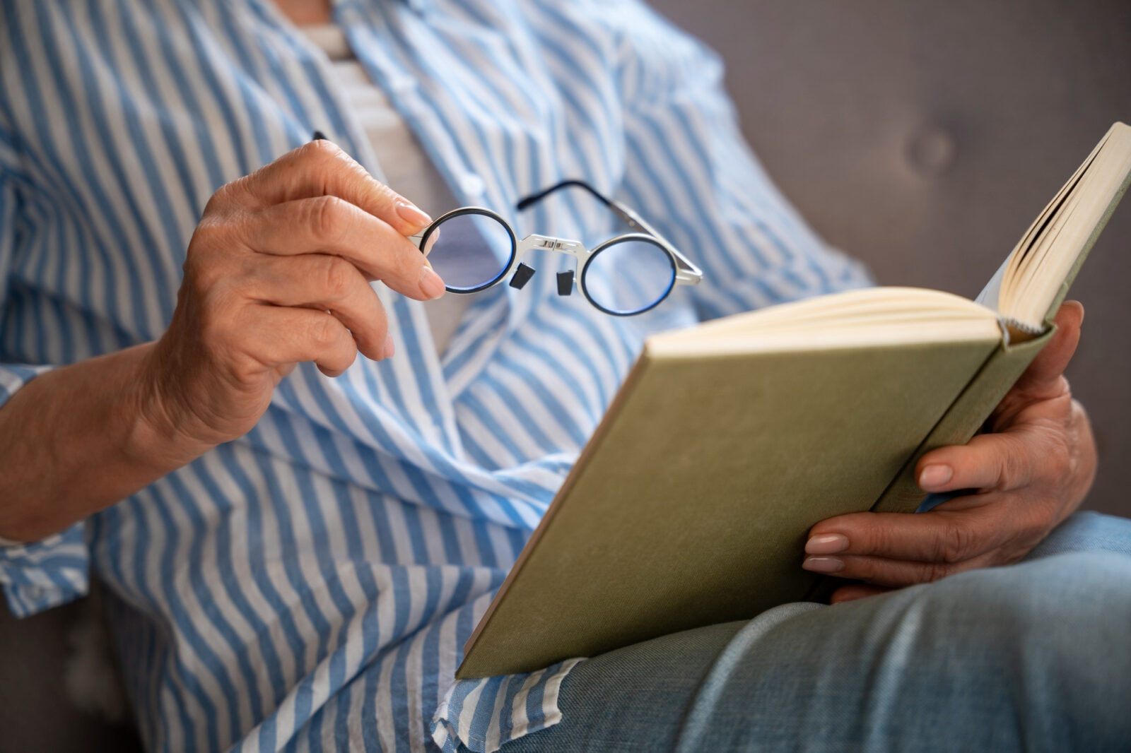 Will LASIK eliminate the need for reading glasses?